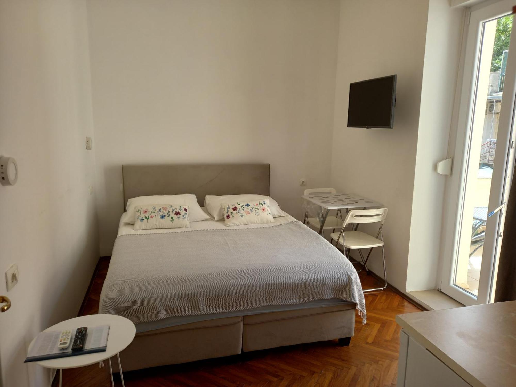 Apartmani Iris I Ana Crikvenica Exterior foto